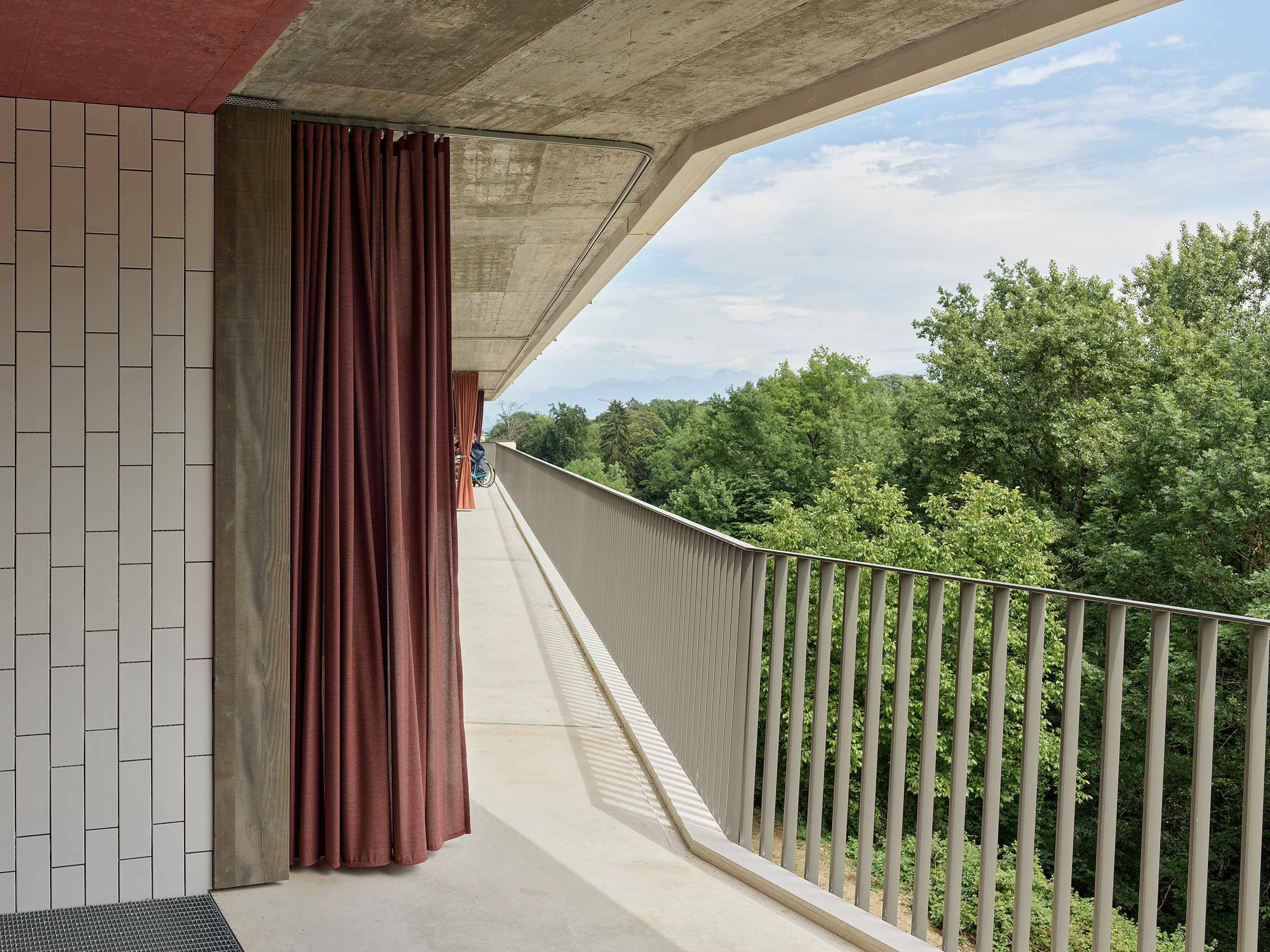 Ahp0079 AIQ4 010005 J2